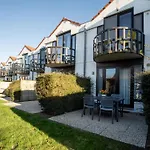 Giuliott With Parking And Shared Pool By Interhome Διαμέρισμα De Haan