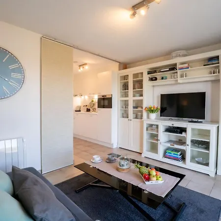 Giuliott With Parking And Shared Pool By Interhome Апартаменты *