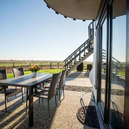 Giuliott With Parking And Shared Pool By Interhome Де-Хаан