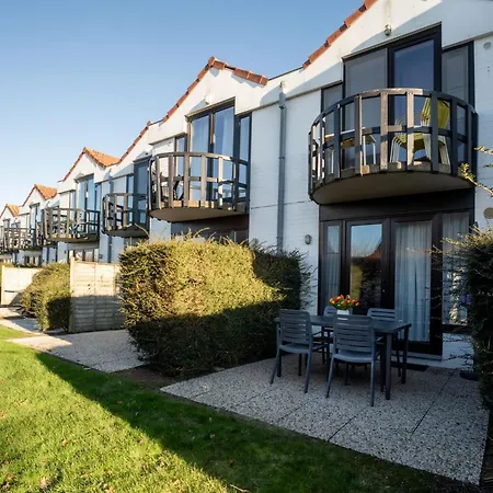 Giuliott With Parking And Shared Pool By Interhome Апартаменты Де-Хаан