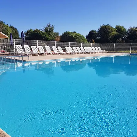 Giuliott With Parking And Shared Pool By Interhome Апартаменты *